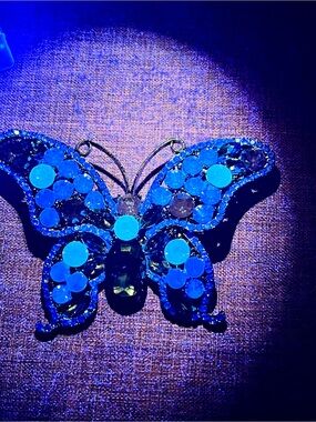 🦋 Ice-Blue UV Glow! Gunmetal Smoky Rhinestone Butterfly Brooch